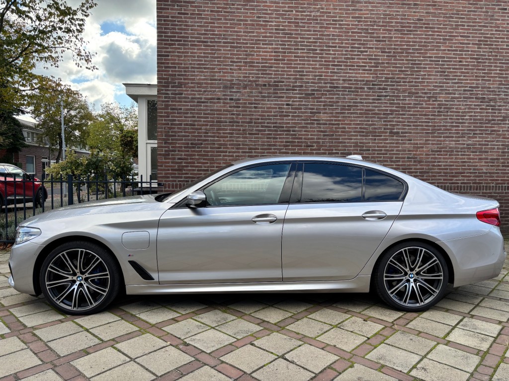 35897216-1.jpg