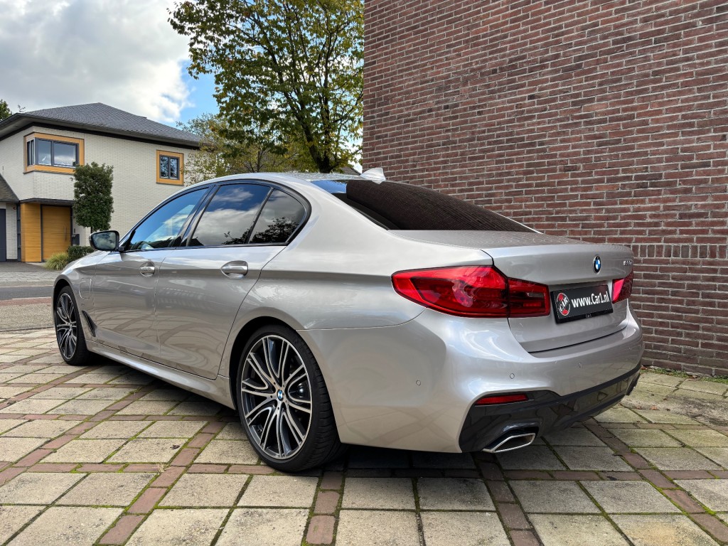 35897216-2.jpg