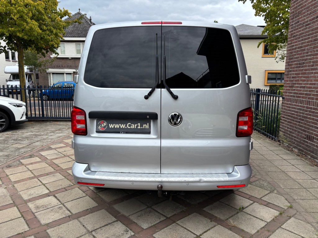 47137879-3.jpg